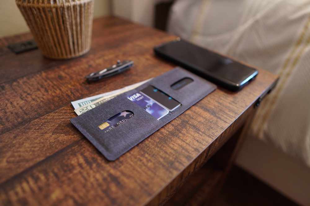 Essentials Wallet - Ultra Thin Minimalist Wallet – TheModernInventor.com